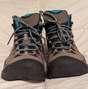 Keen Waterproof hiking boots Size 7